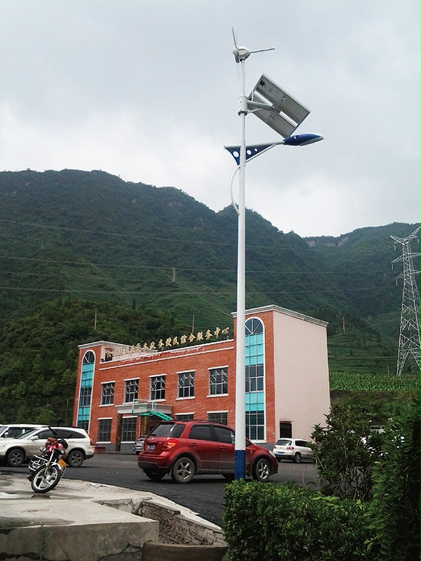 太阳能LED路灯_农村太阳能路灯_太阳能路灯一般多少钱